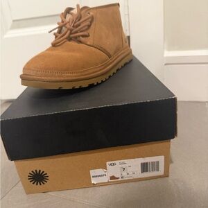 UGG Men's/ Women Brown NeumelBoots